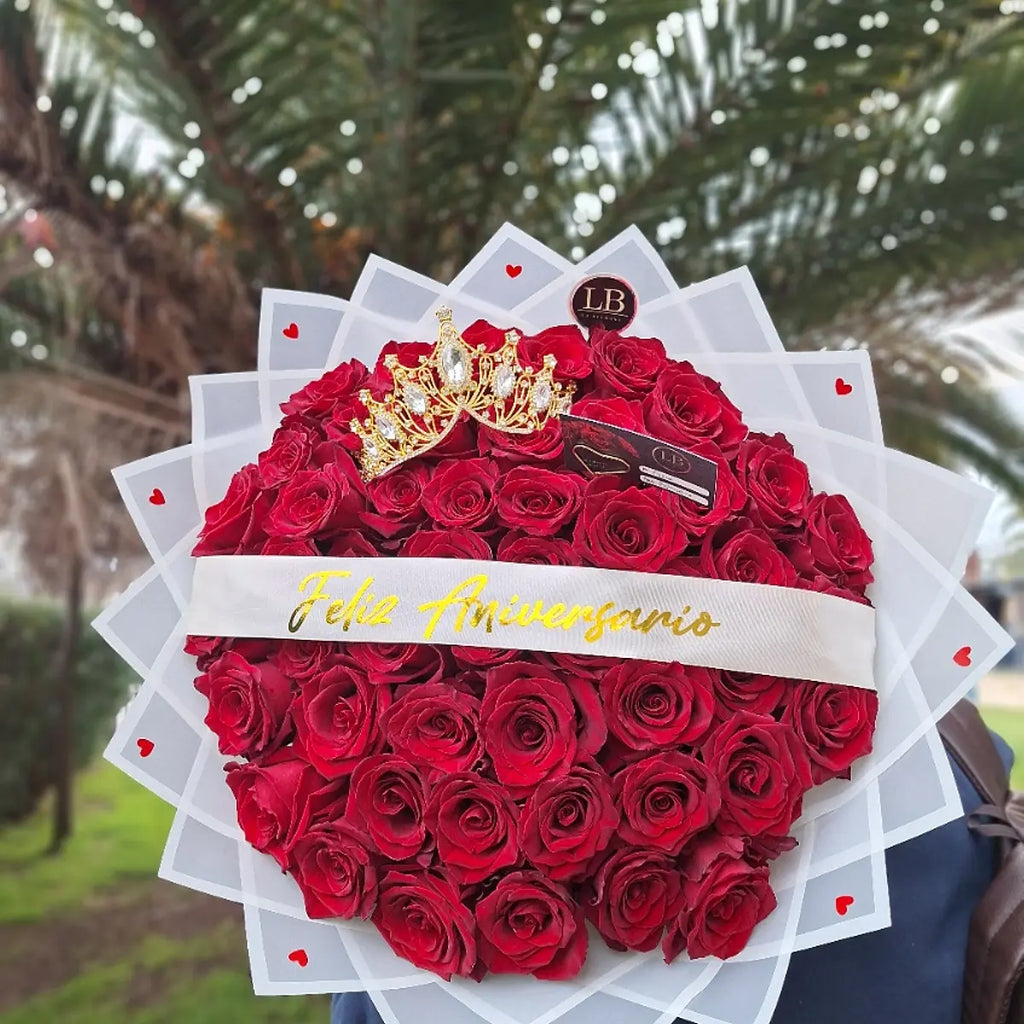 Ramo 50 Rosas Naturales con Corona