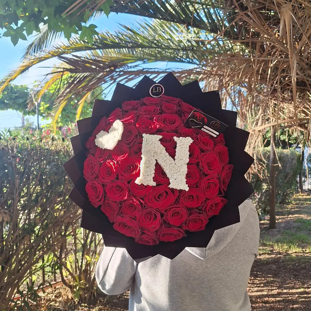 Ramo 50 Rosas Naturales + Inicial