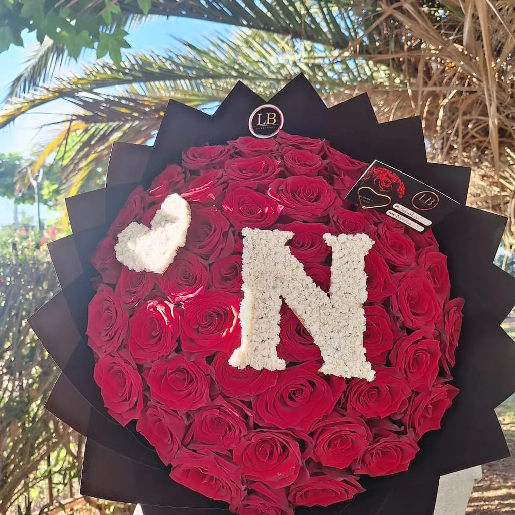 Ramo 50 Rosas Naturales + Inicial