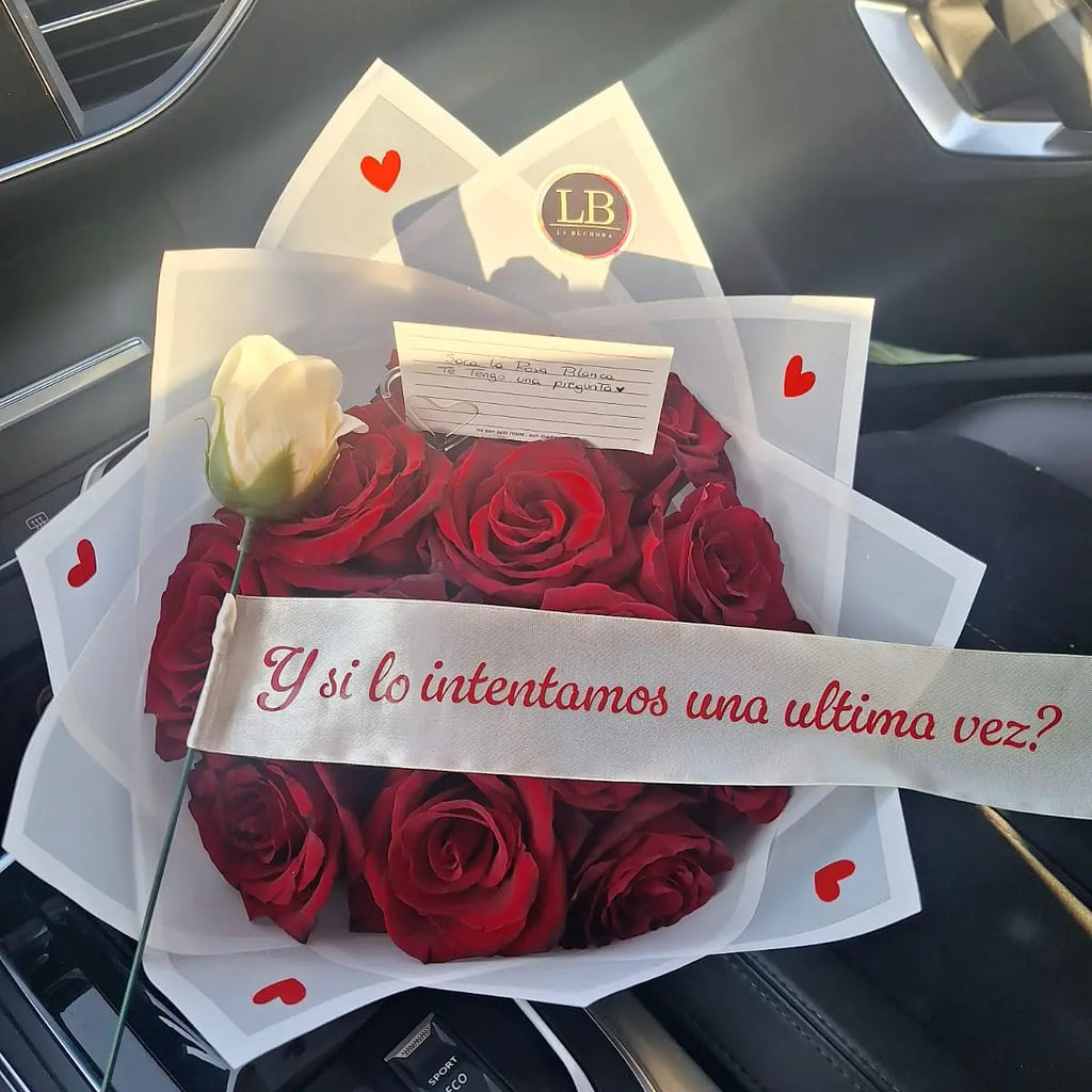 Ramo de 12 rosas naturales + mensaje oculto