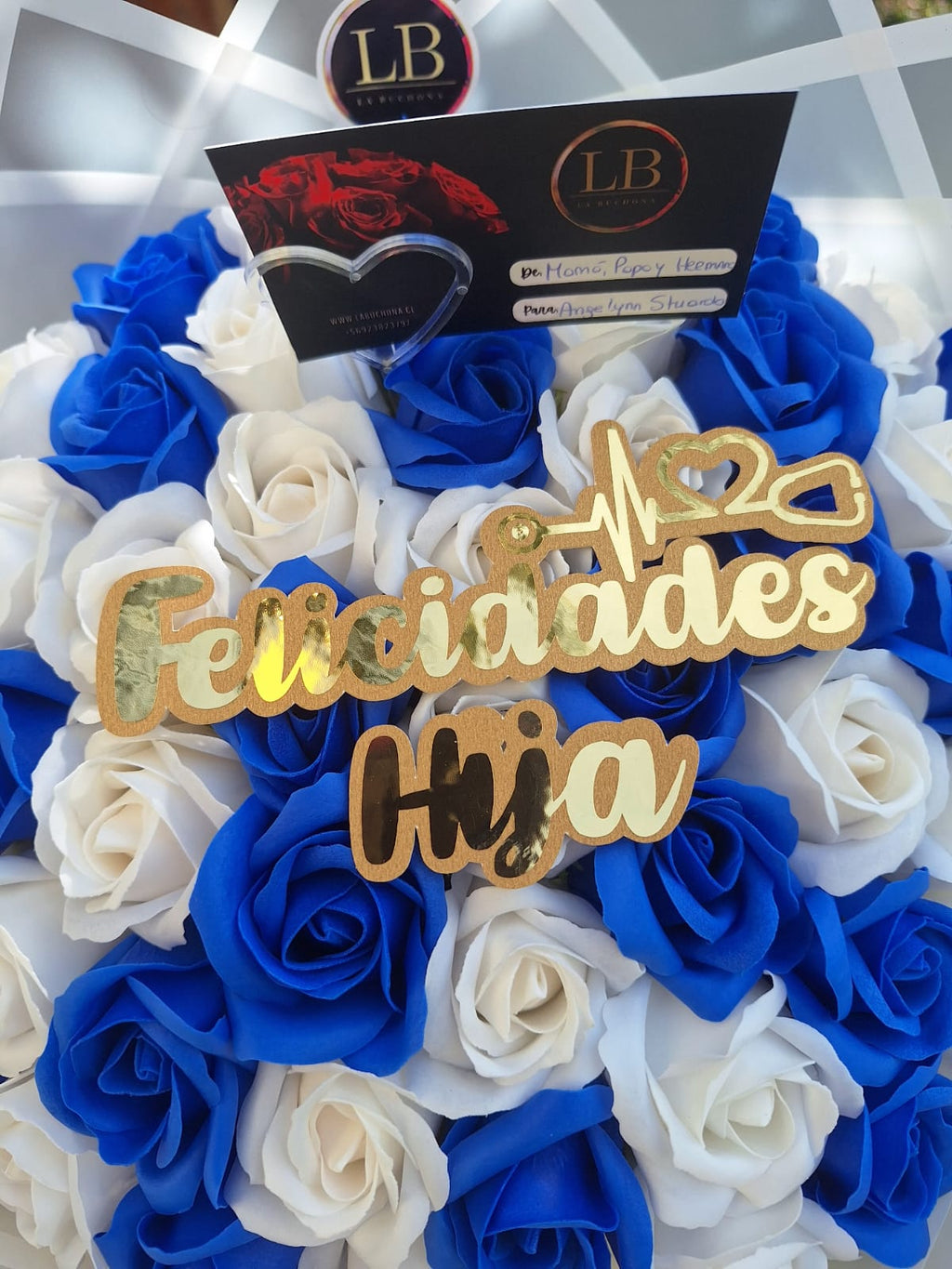 50 rosas eternas con frase