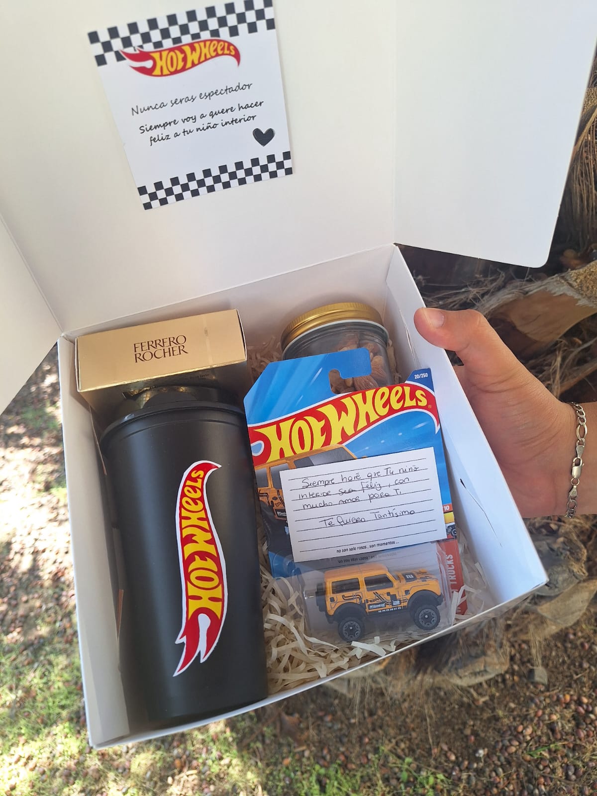 Caja Hotwheels